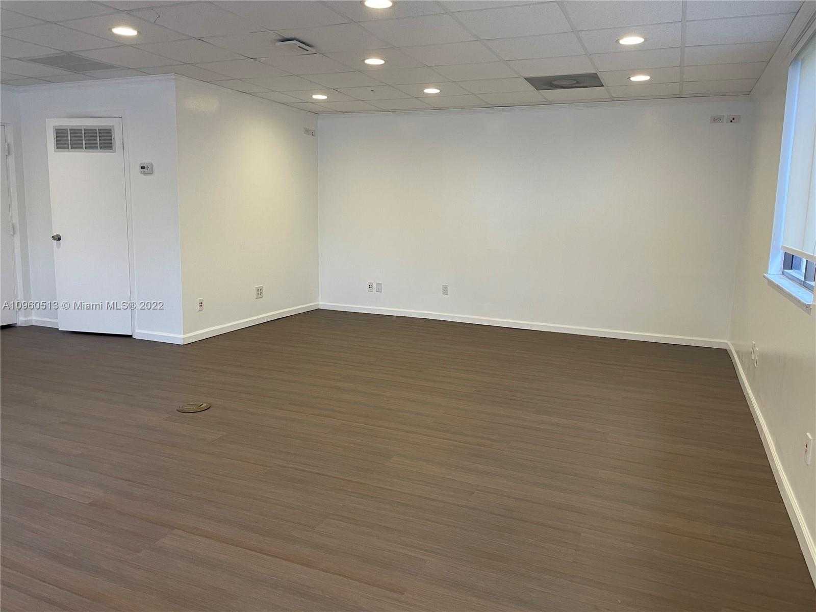 Small Image of 2843 PEMBROKE RD #2nd Floor, Hollywood Number 8