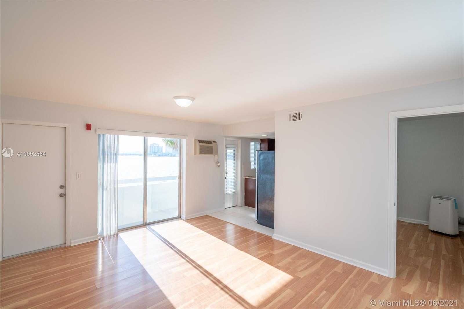 Small Image of 7927 EAST DR, North Bay Village Number 10