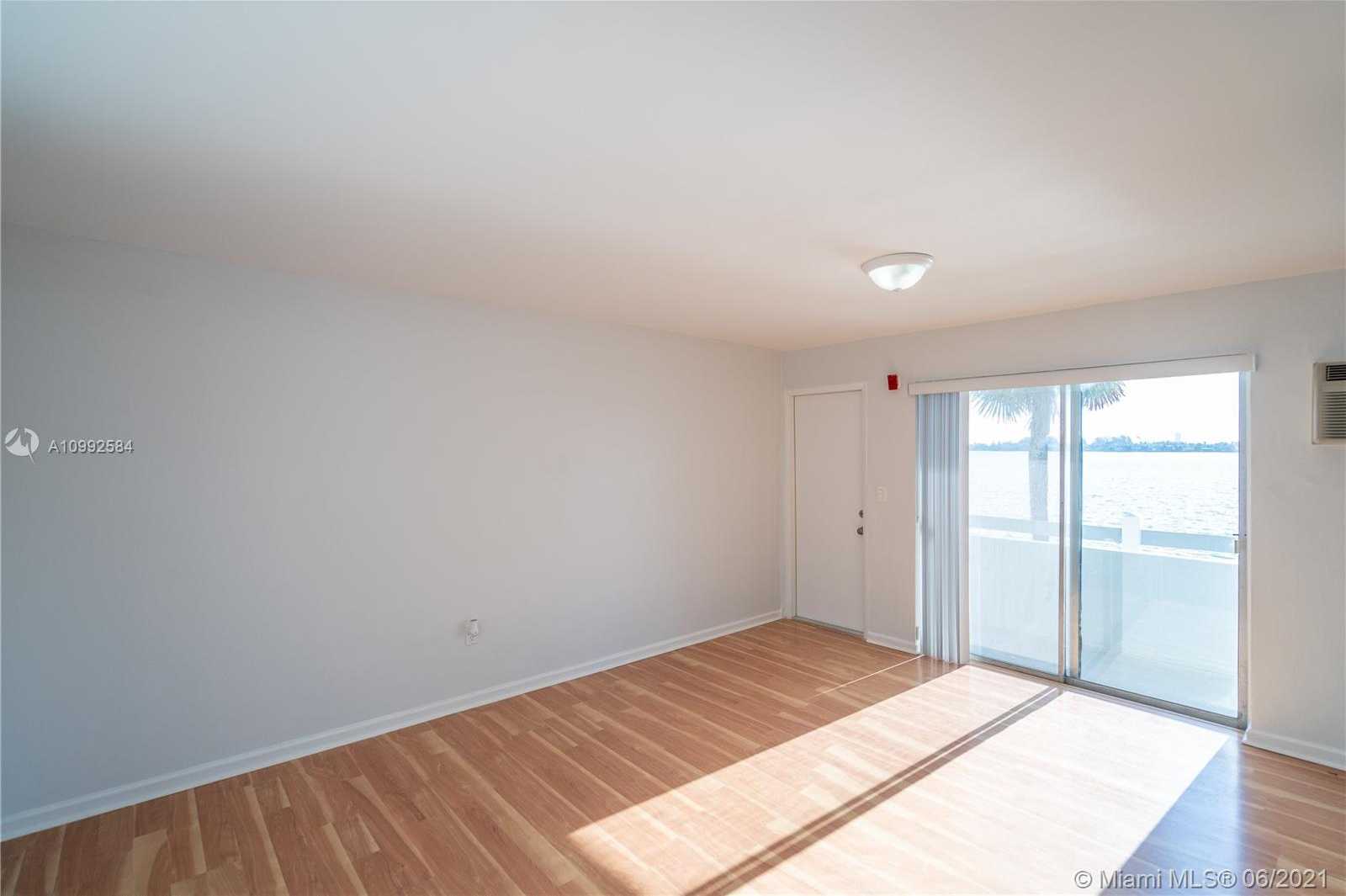 Small Image of 7927 EAST DR, North Bay Village Number 11