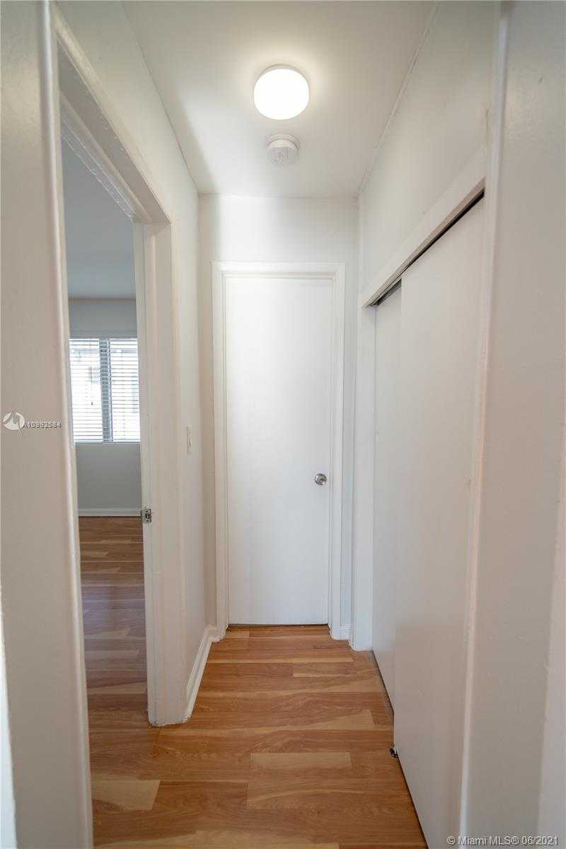 Small Image of 7927 EAST DR, North Bay Village Number 14