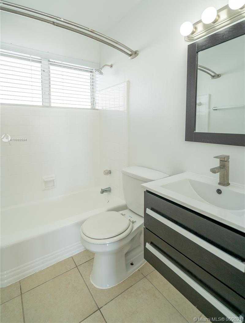Small Image of 7927 EAST DR, North Bay Village Number 18