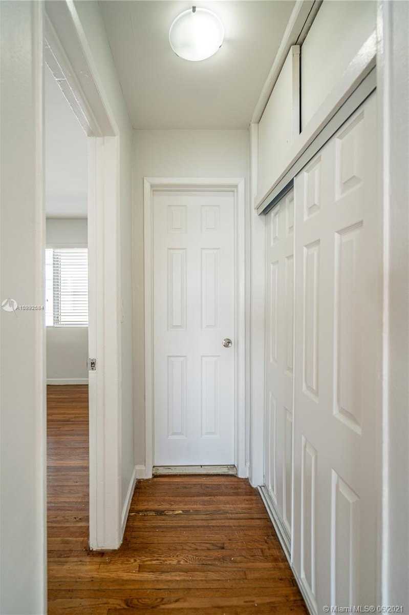 Small Image of 7927 EAST DR, North Bay Village Number 26