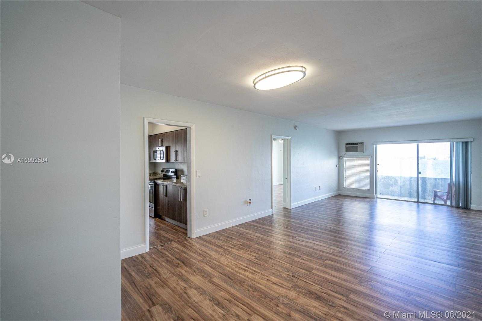 Small Image of 7927 EAST DR, North Bay Village Number 29