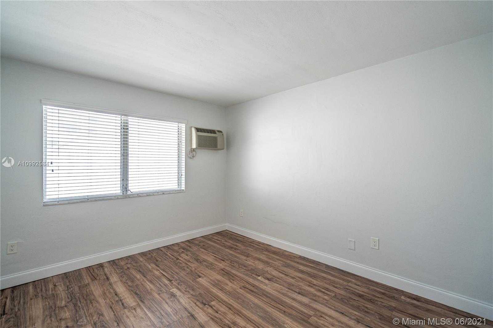 Small Image of 7927 EAST DR, North Bay Village Number 33