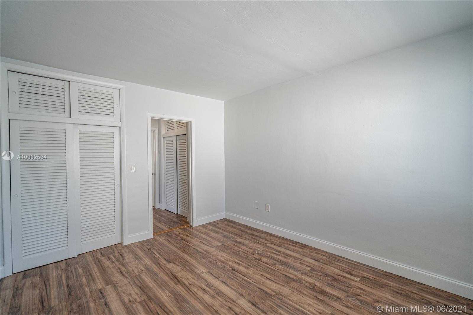 Small Image of 7927 EAST DR, North Bay Village Number 35