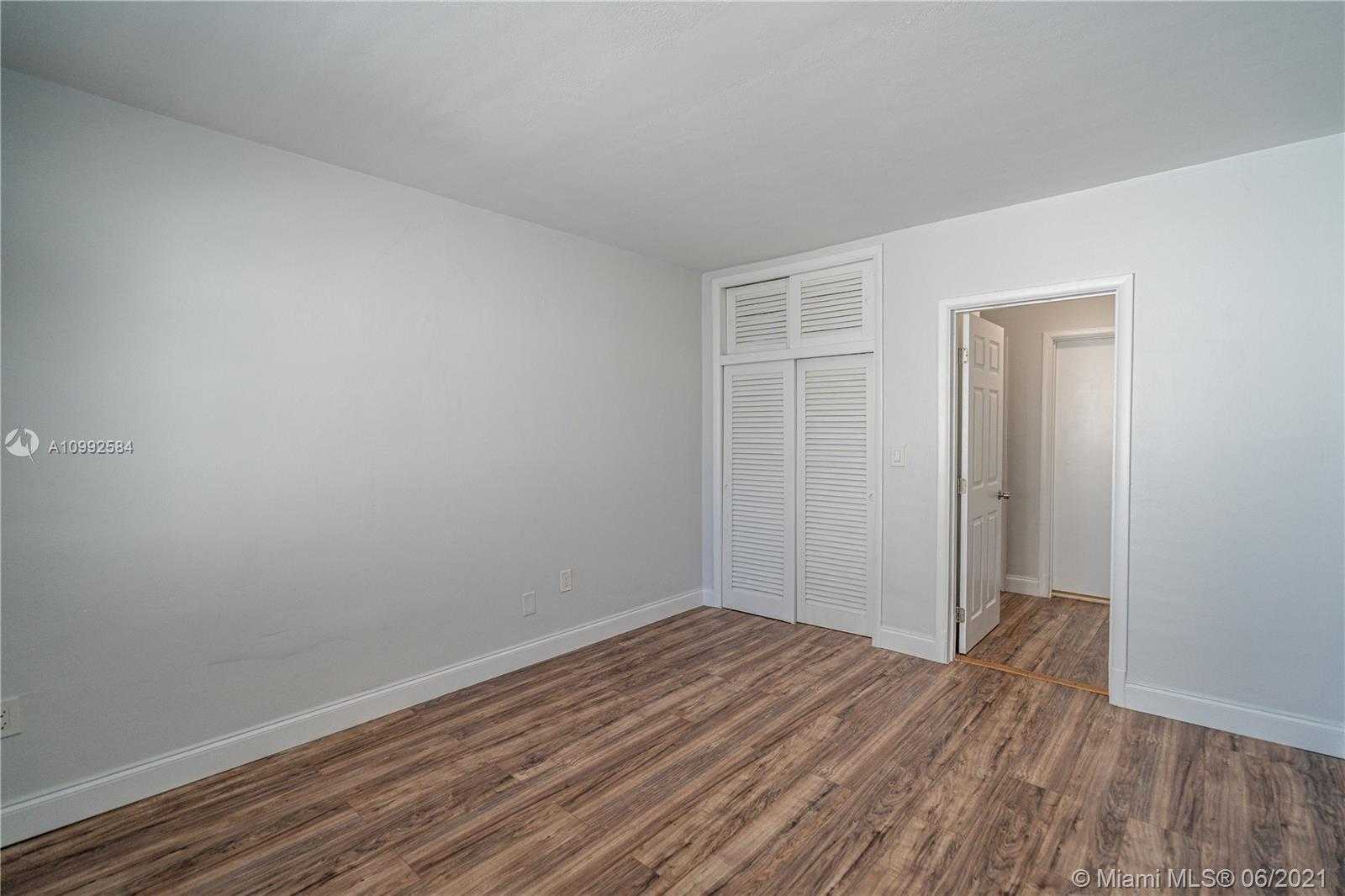 Small Image of 7927 EAST DR, North Bay Village Number 36
