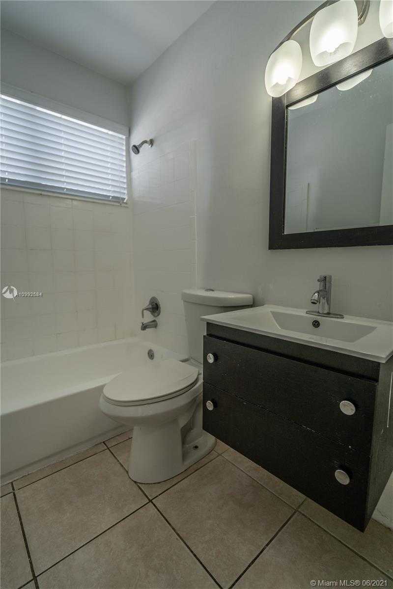 Small Image of 7927 EAST DR, North Bay Village Number 51
