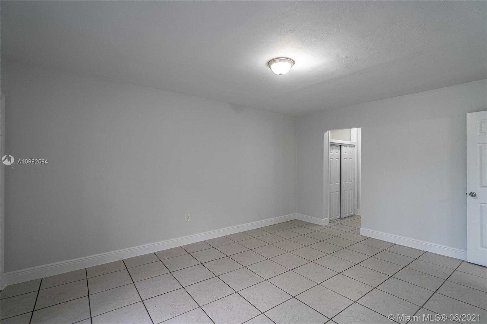 Small Image of 7927 EAST DR, North Bay Village Number 55