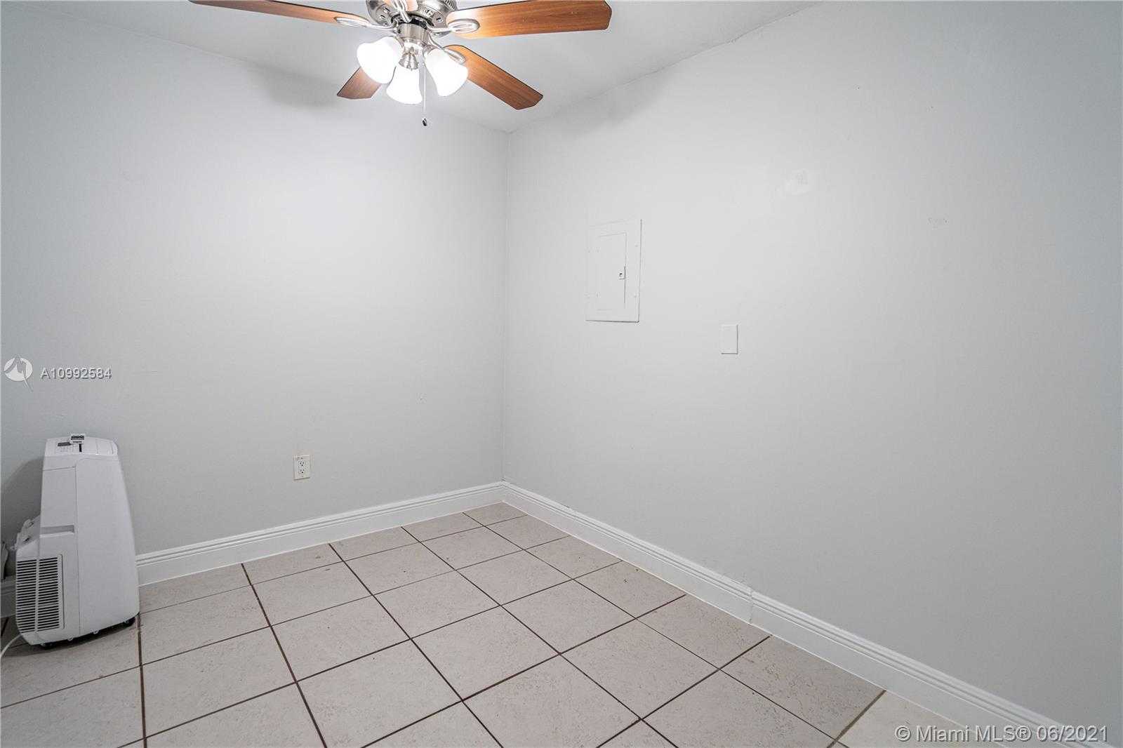 Small Image of 7927 EAST DR, North Bay Village Number 59