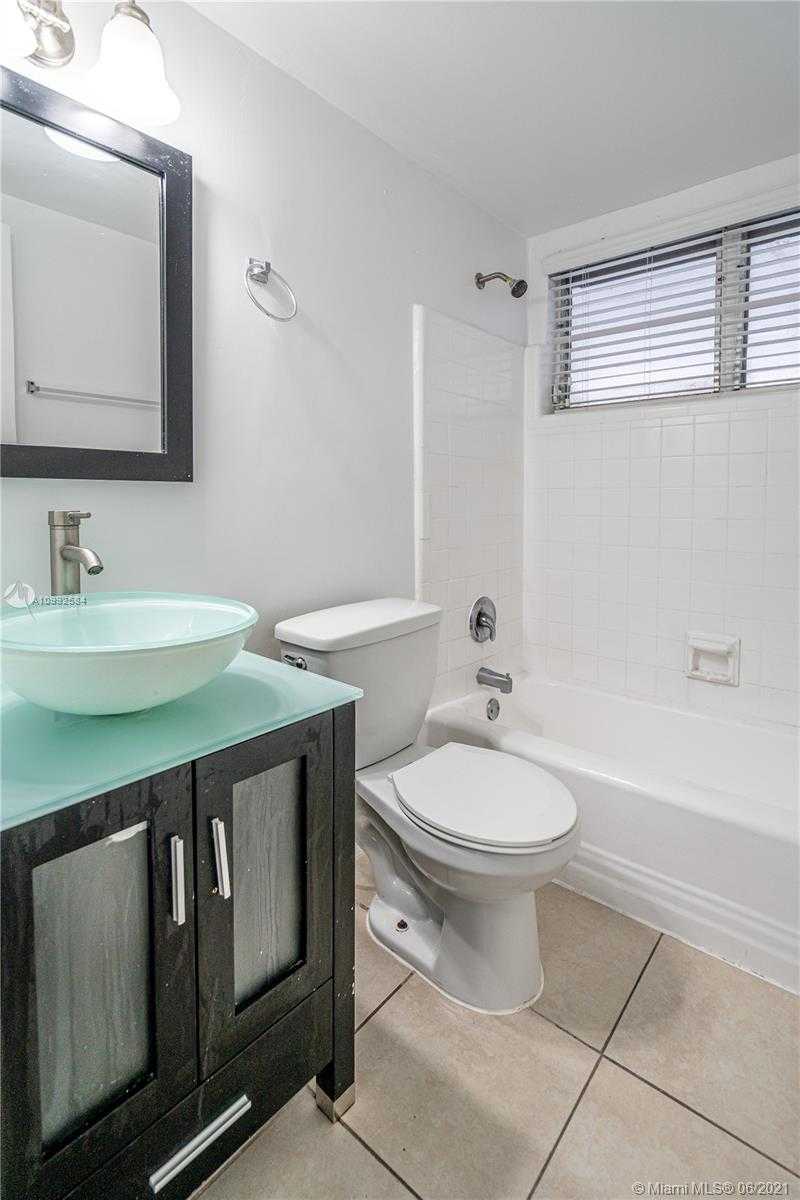 Small Image of 7927 EAST DR, North Bay Village Number 61