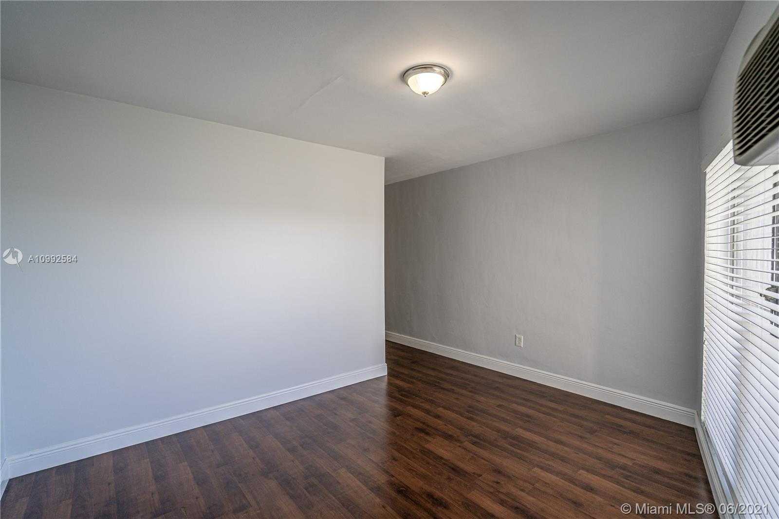 Small Image of 7927 EAST DR, North Bay Village Number 62
