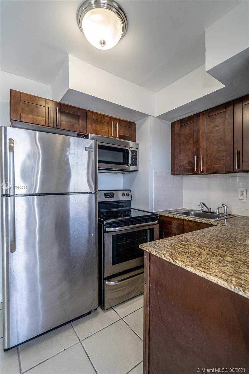 Small Image of 7927 EAST DR, North Bay Village Number 71