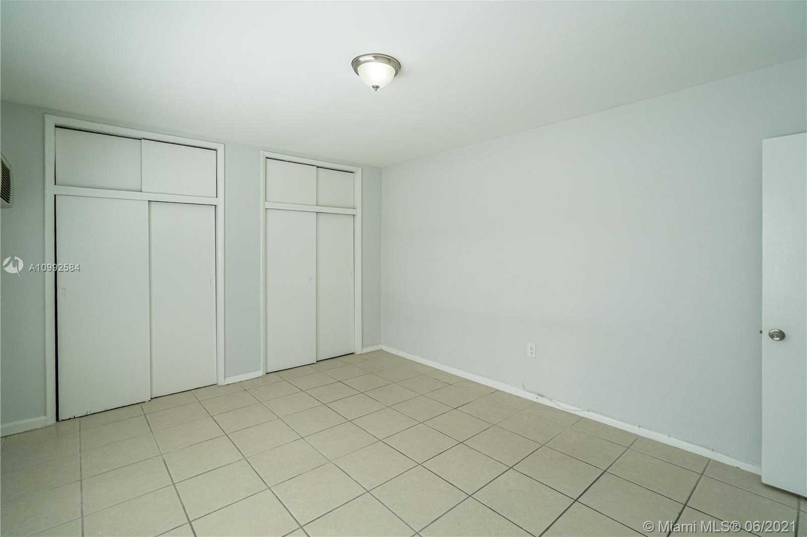 Small Image of 7927 EAST DR, North Bay Village Number 73
