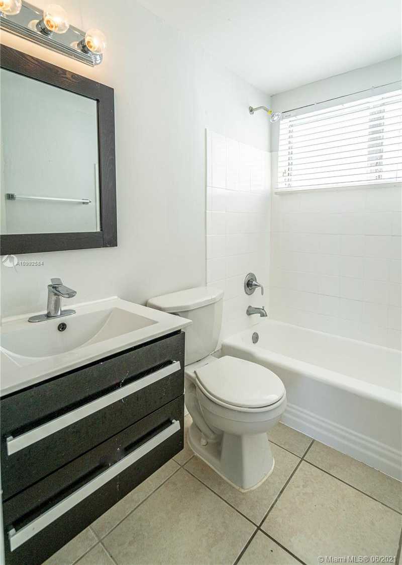 Small Image of 7927 EAST DR, North Bay Village Number 74