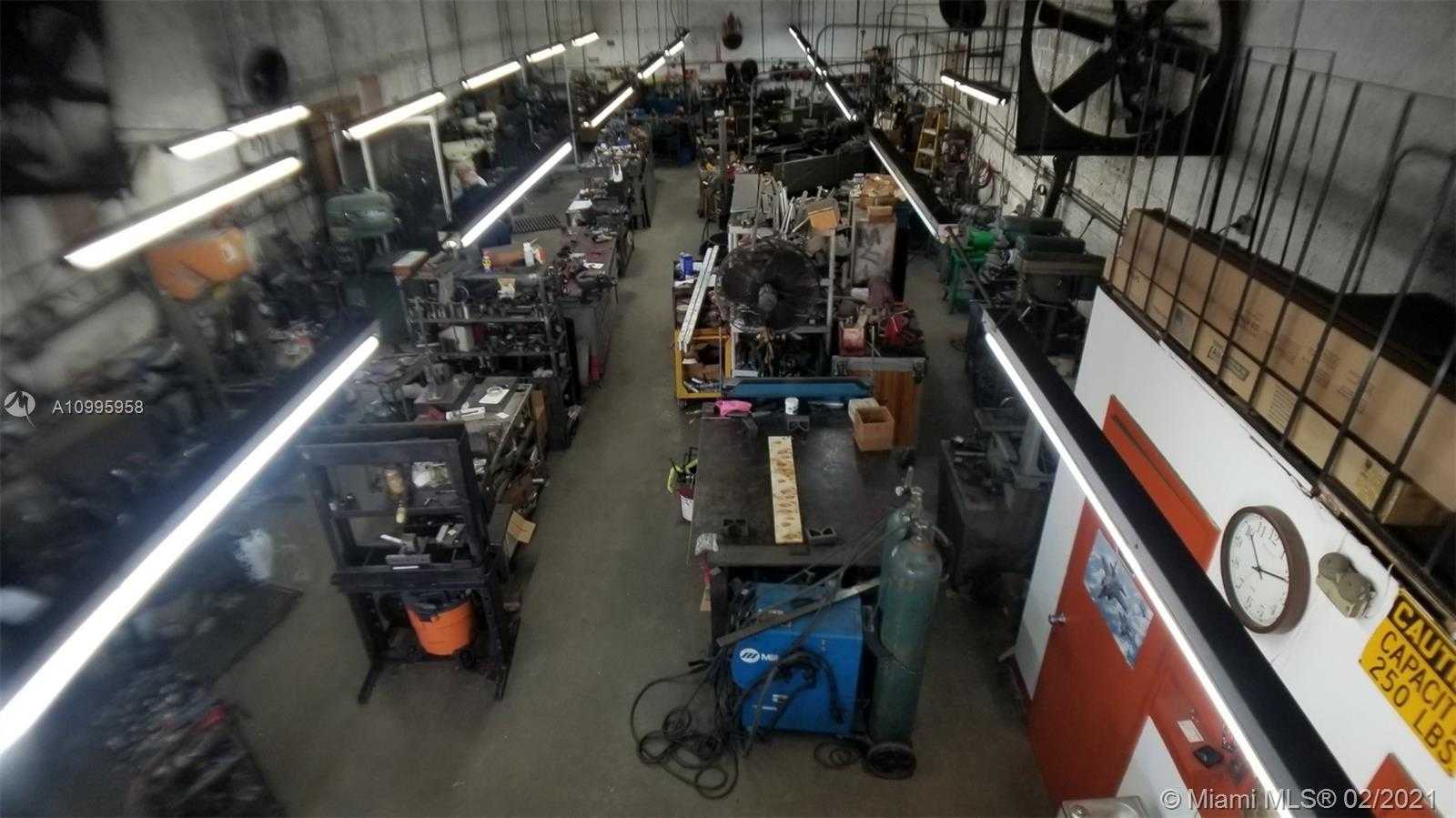 Small Image of 7886 NORTH WEST 64TH ST, Miami Number 10