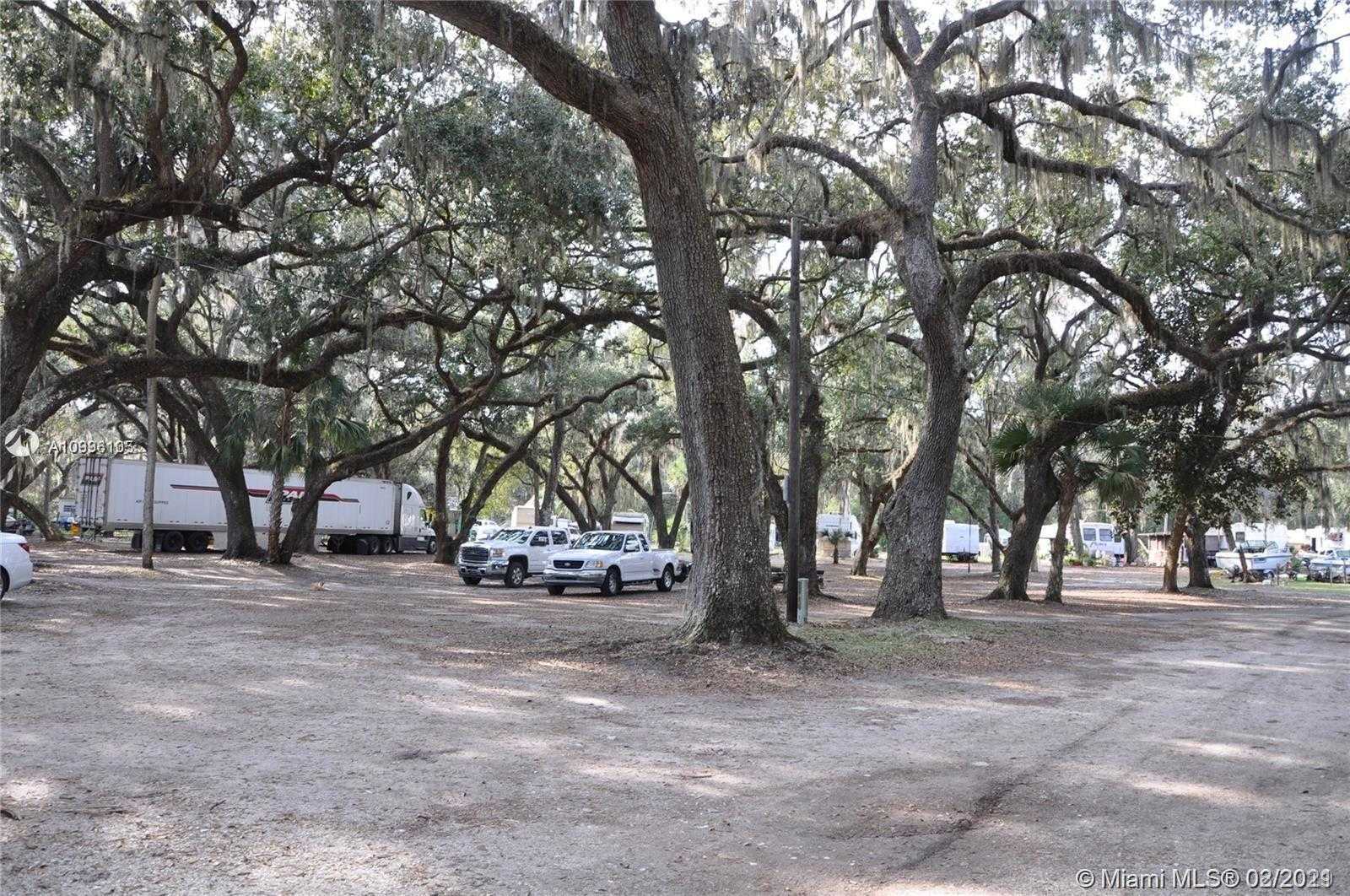 Small Image of 6808 LAKE GRIFFIN ROAD, Other City - In The State Of Florida Number 19