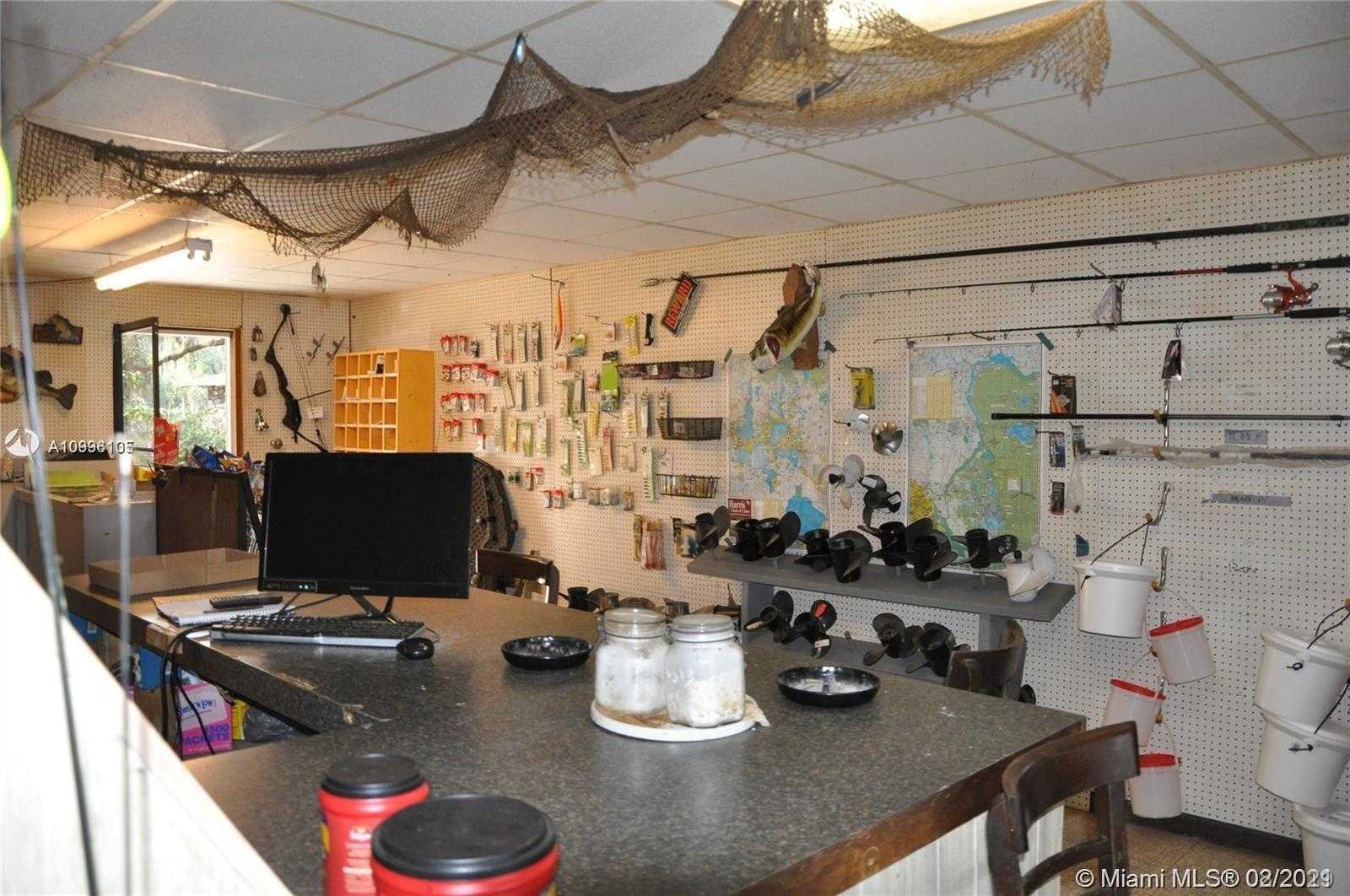Small Image of 6808 LAKE GRIFFIN ROAD, Other City - In The State Of Florida Number 6