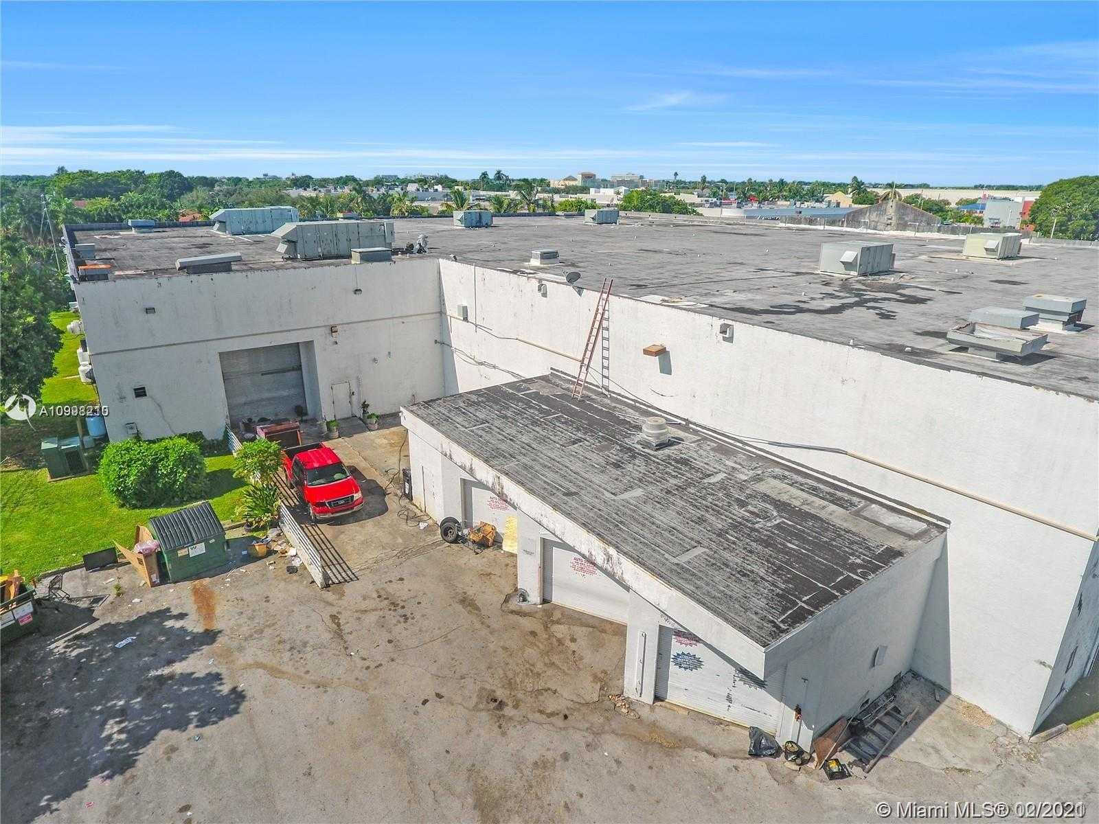 Small Image of 18901 SOUTH DIXIE HWY, Cutler Bay Number 21