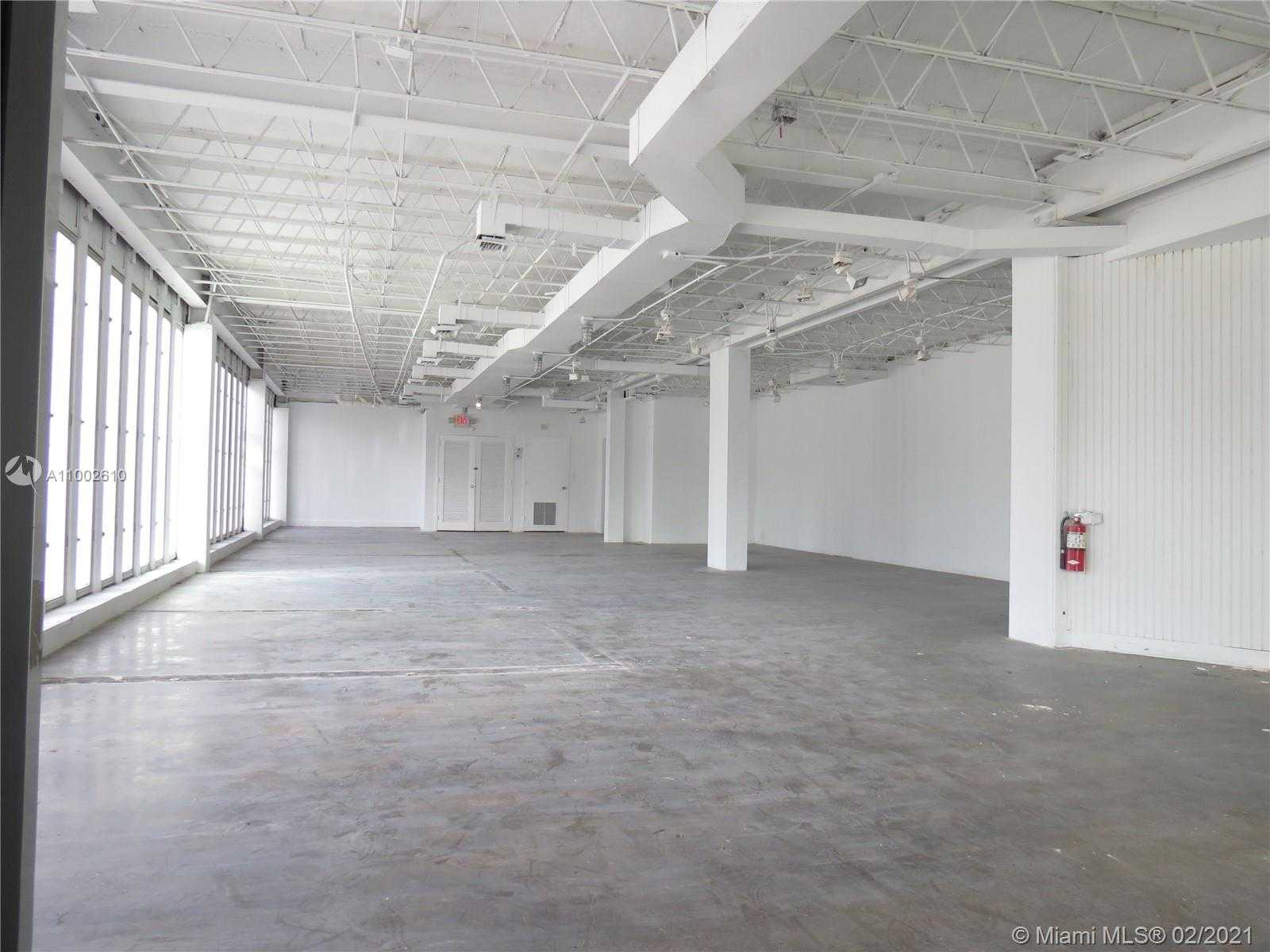Small Image of 7101 BISCAYNE BLVD, Miami Number 11