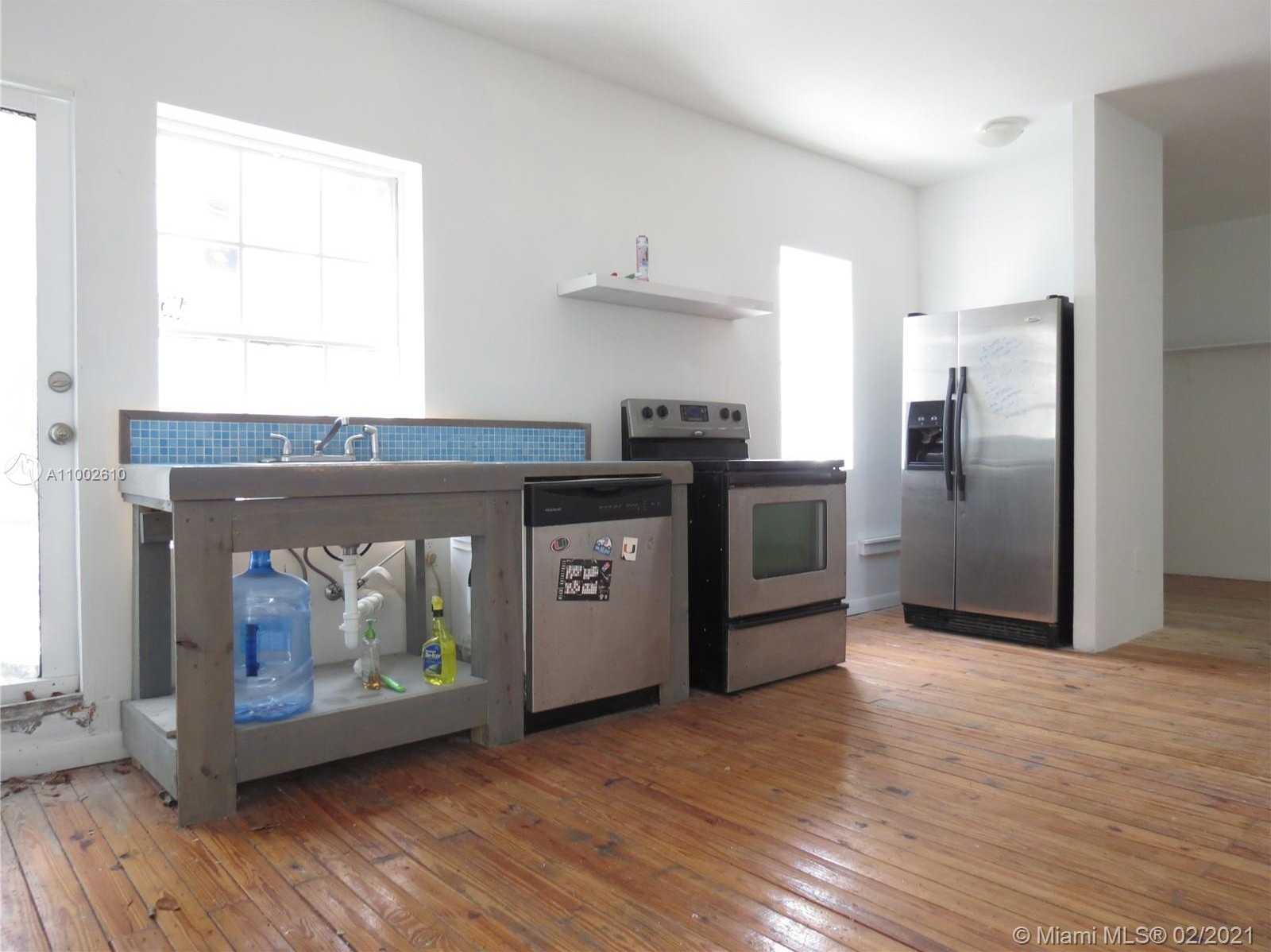 Small Image of 7101 BISCAYNE BLVD, Miami Number 16