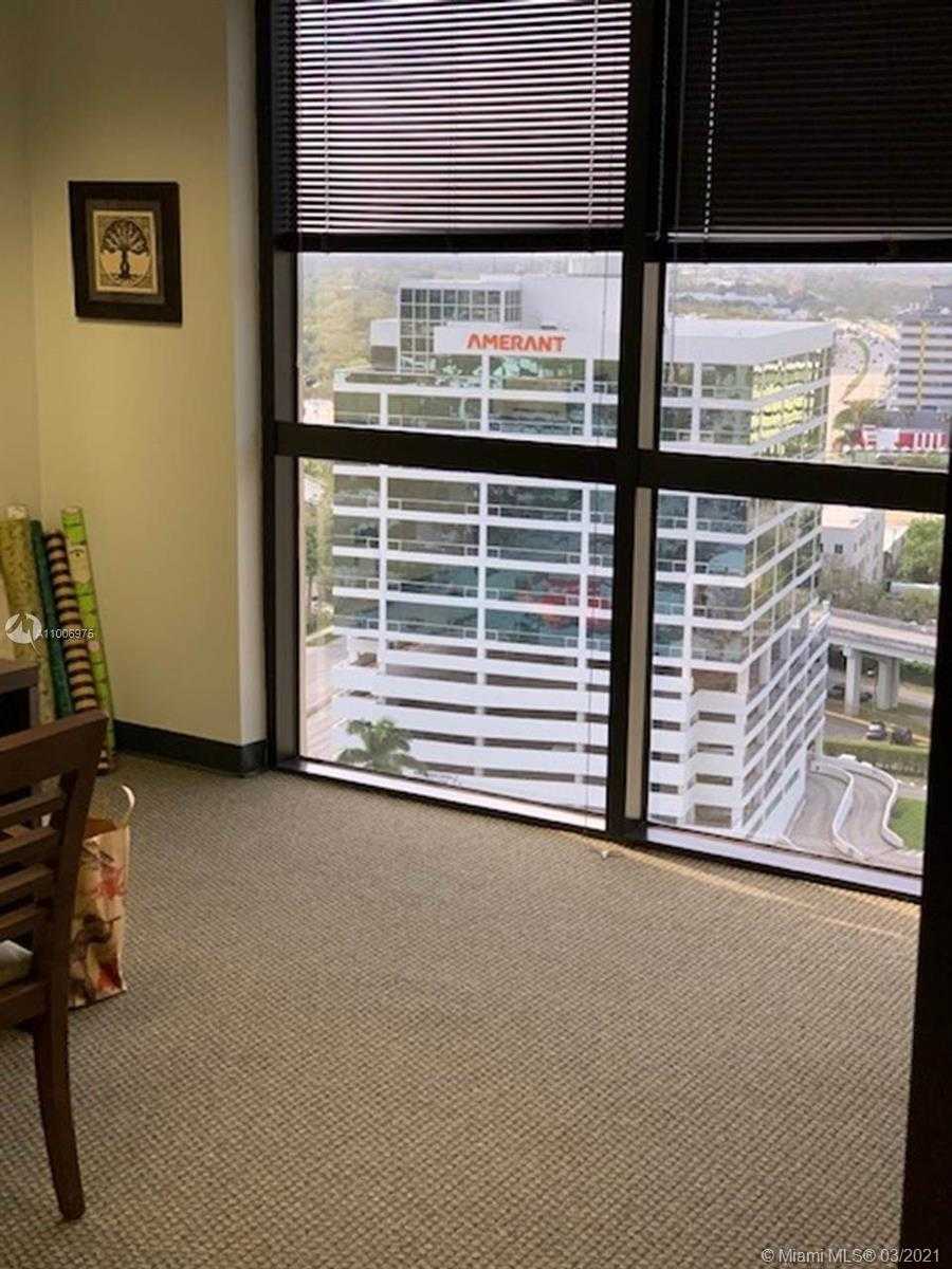 Small Image of 9100 Dadeland Blvd, Kendall, FL 33156, USA Number 6