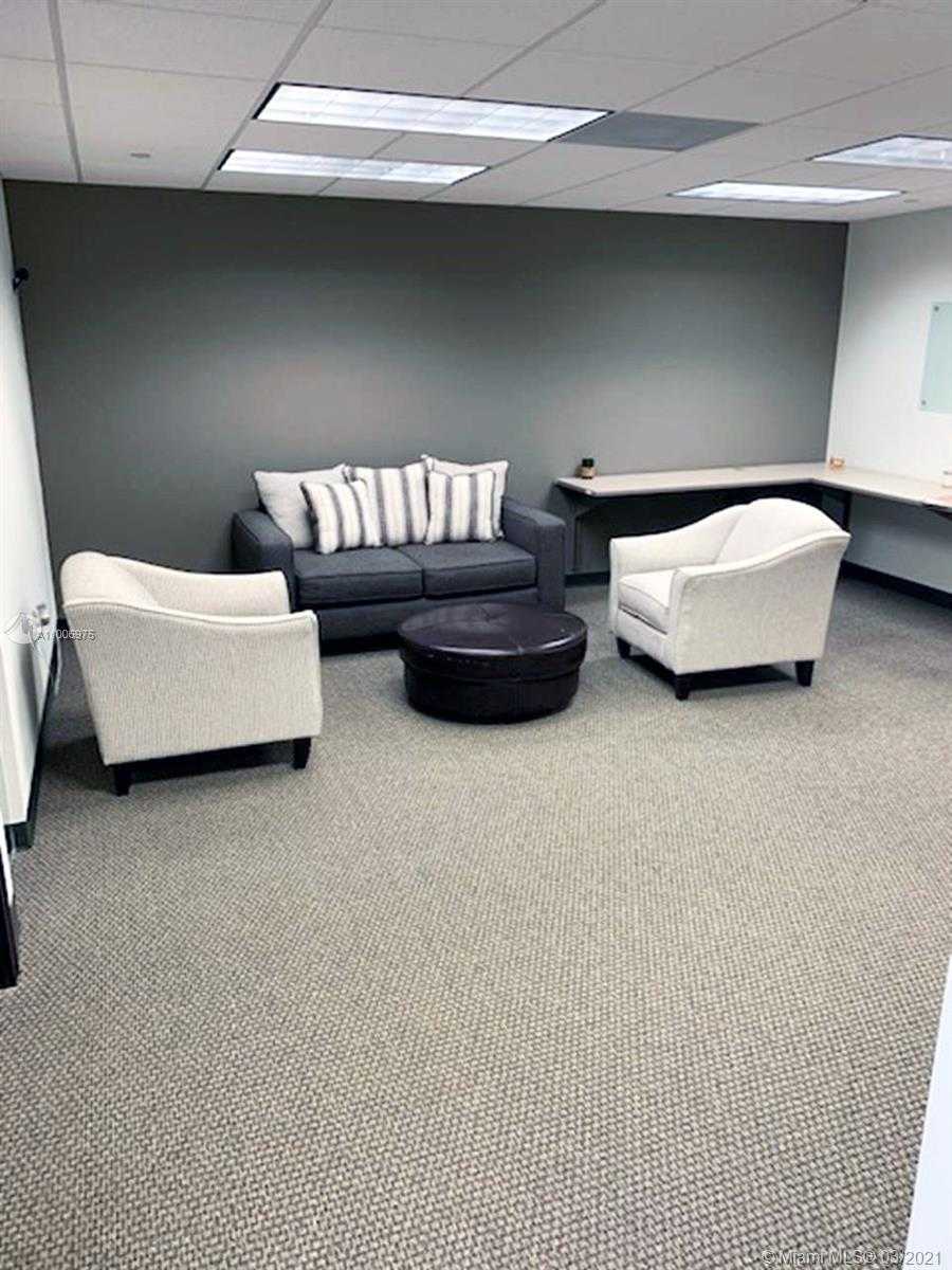 Small Image of 9100 Dadeland Blvd, Kendall, FL 33156, USA Number 7