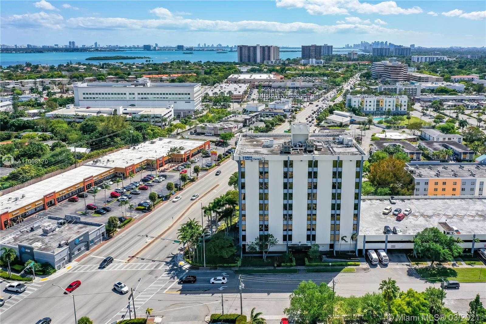 Small Image of 12550 BISCAYNE BLVD #902, North Miami Number 14