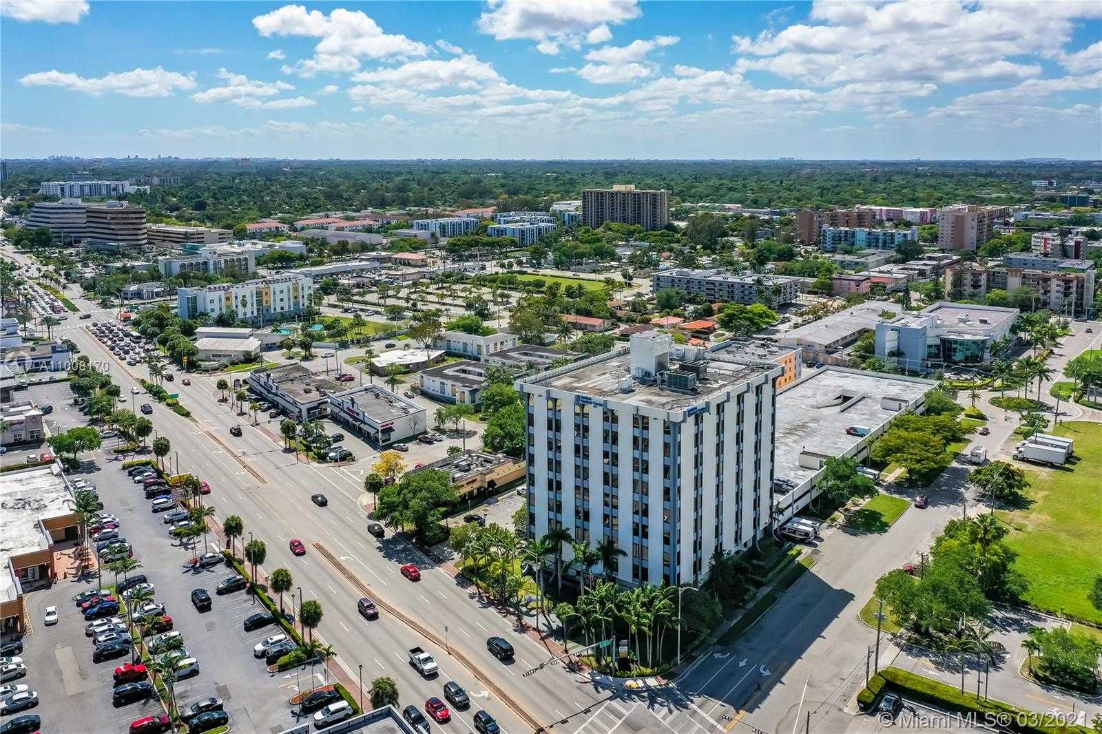 Small Image of 12550 BISCAYNE BLVD #902, North Miami Number 15