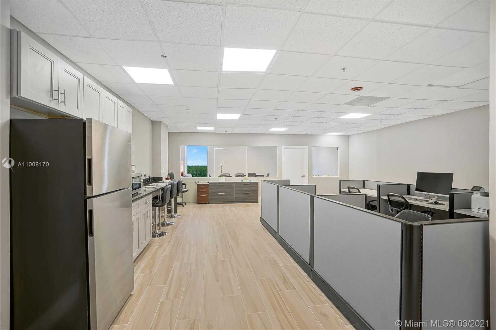 Small Image of 12550 BISCAYNE BLVD #902, North Miami Number 4