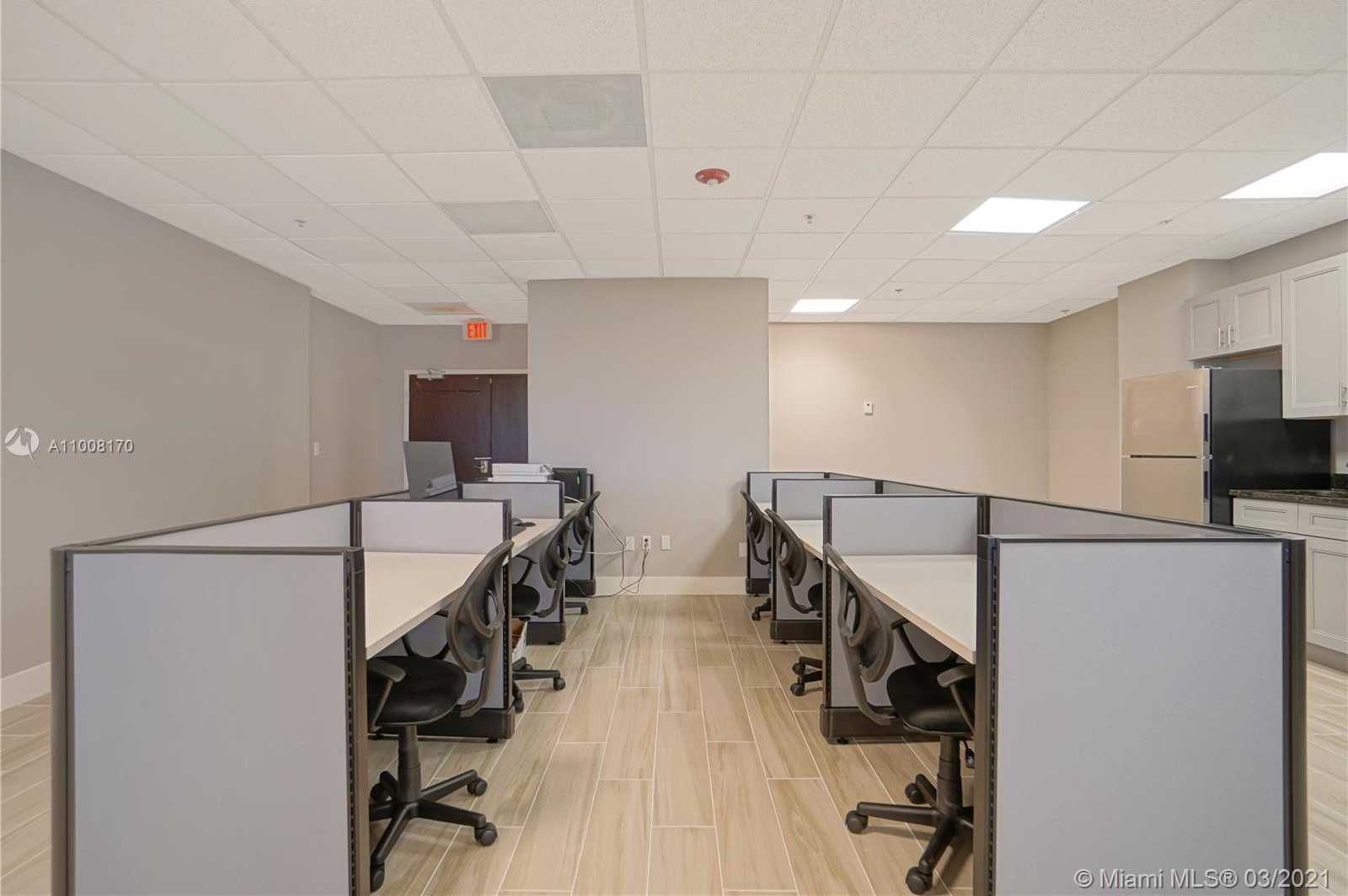 Small Image of 12550 BISCAYNE BLVD #902, North Miami Number 5