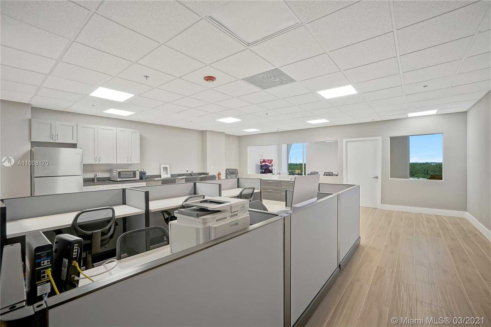 Small Image of 12550 BISCAYNE BLVD #902, North Miami Number 7