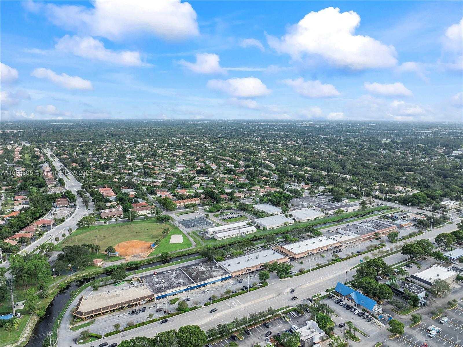 Small Image of 7891 WEST SAMPLE RD, Coral Springs Number 17