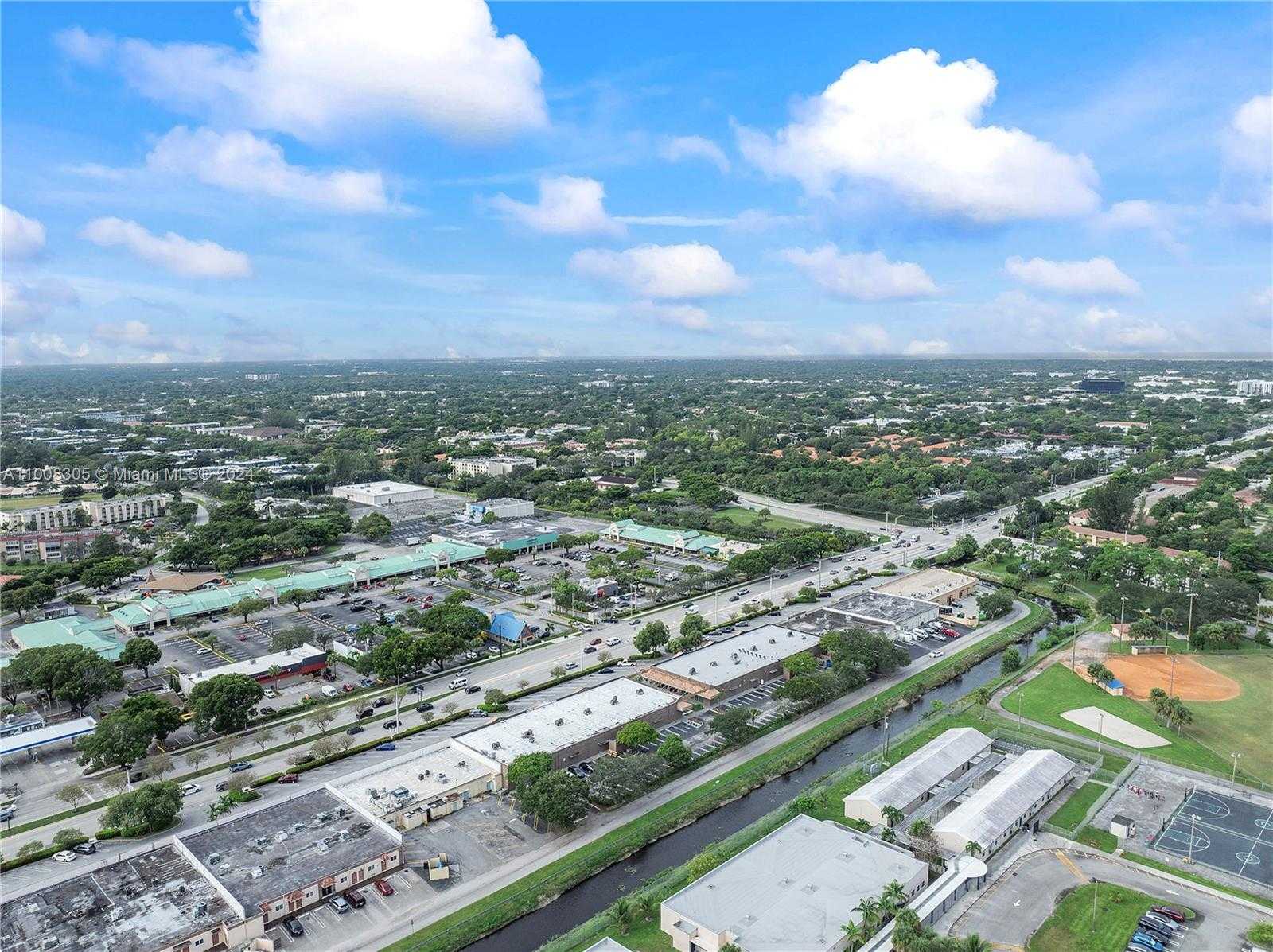 Small Image of 7891 WEST SAMPLE RD, Coral Springs Number 21