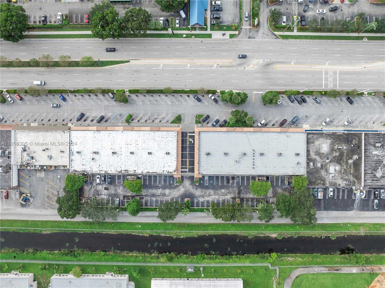 Small Image of 7891 WEST SAMPLE RD, Coral Springs Number 29