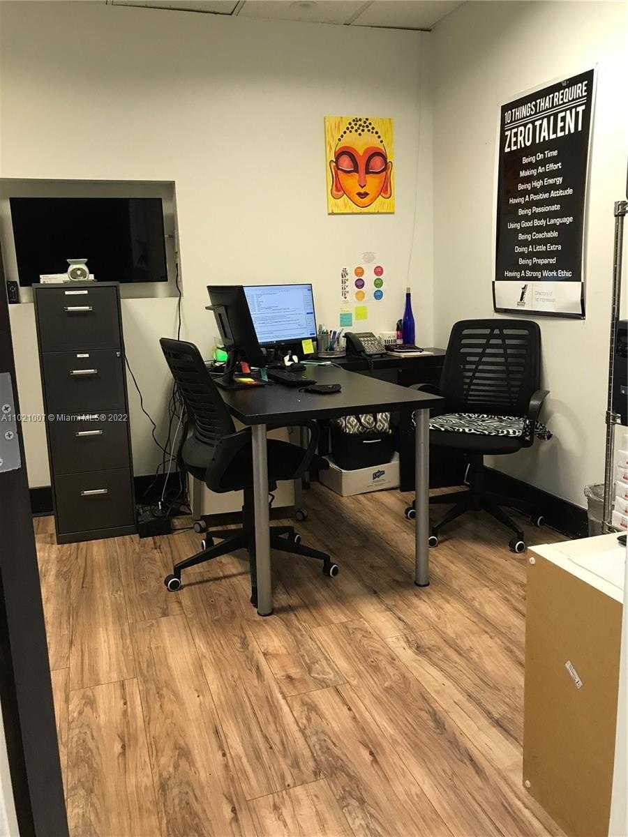 Small Image of 12550 BISCAYNE BLVD #206, North Miami Number 12