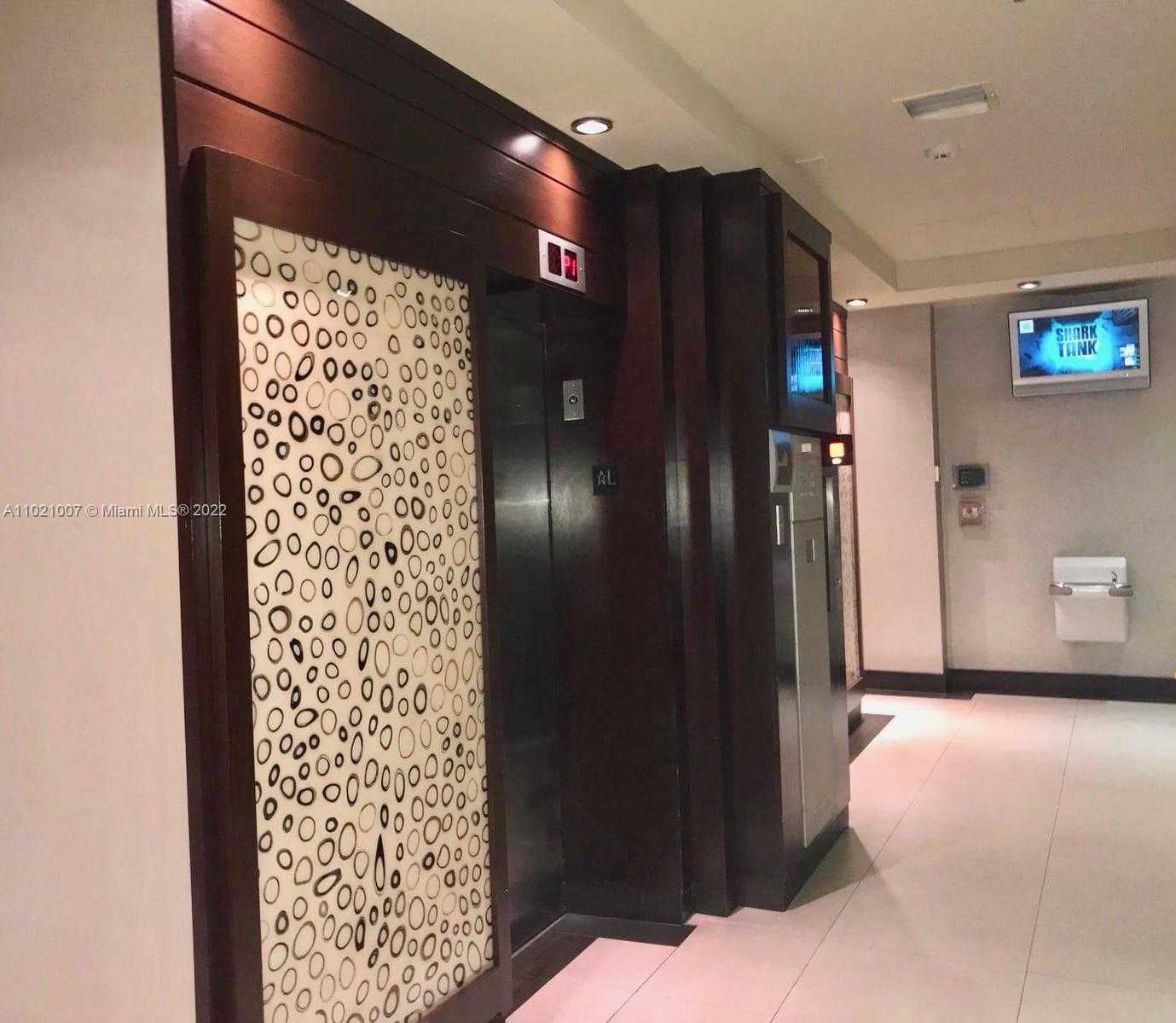 Small Image of 12550 BISCAYNE BLVD #206, North Miami Number 13