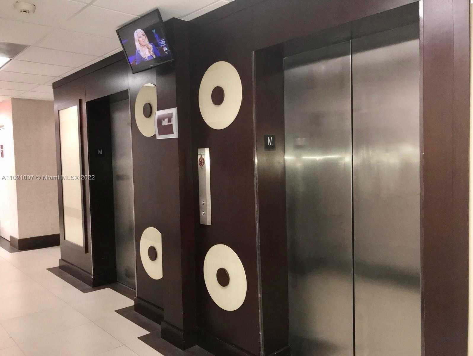 Small Image of 12550 BISCAYNE BLVD #206, North Miami Number 14