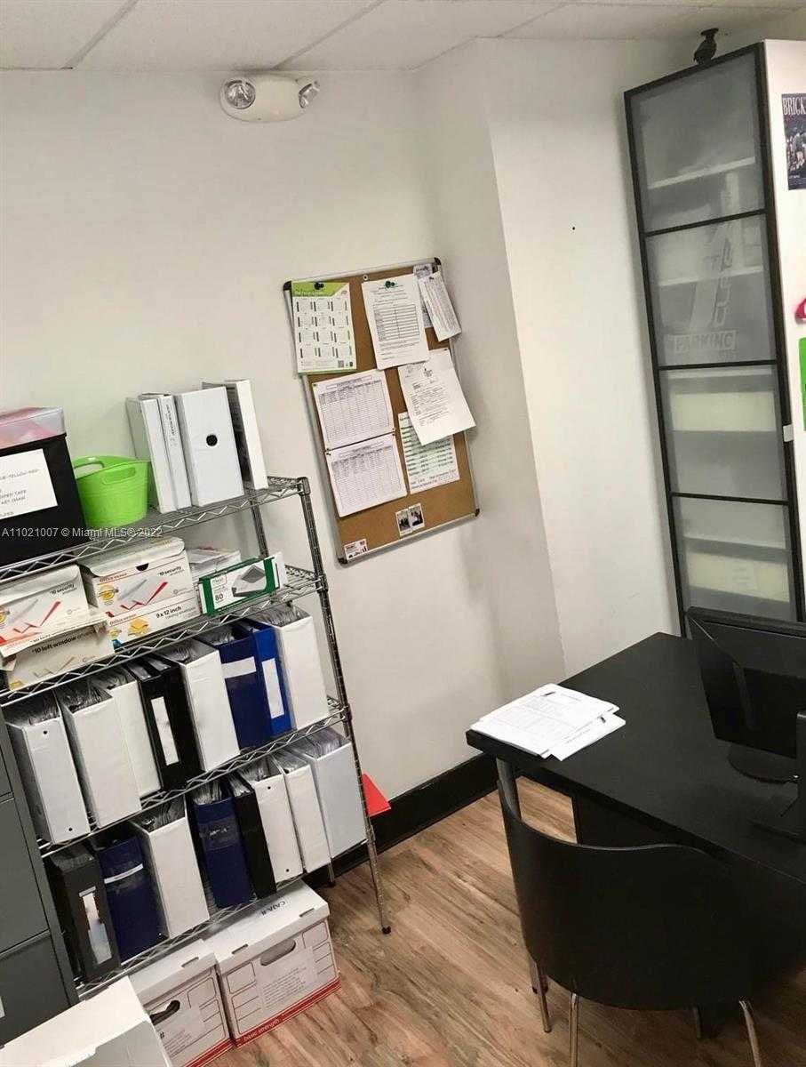 Small Image of 12550 BISCAYNE BLVD #206, North Miami Number 16
