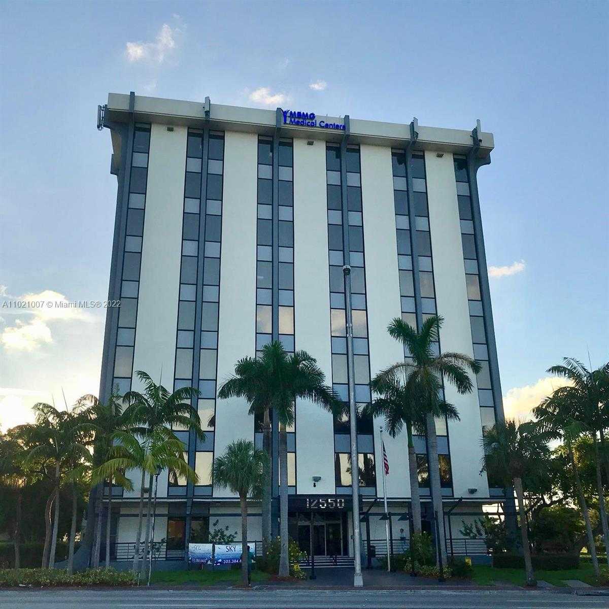Small Image of 12550 BISCAYNE BLVD #206, North Miami Number 18