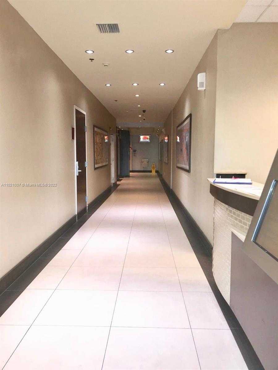 Small Image of 12550 BISCAYNE BLVD #206, North Miami Number 20