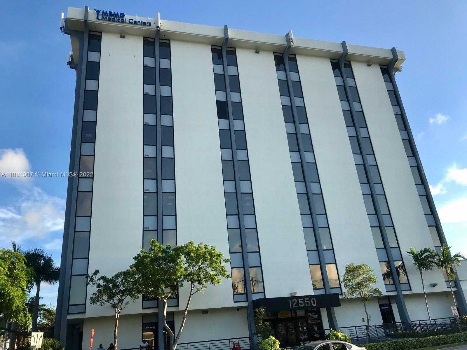 Small Image of 12550 BISCAYNE BLVD #206, North Miami Number 32