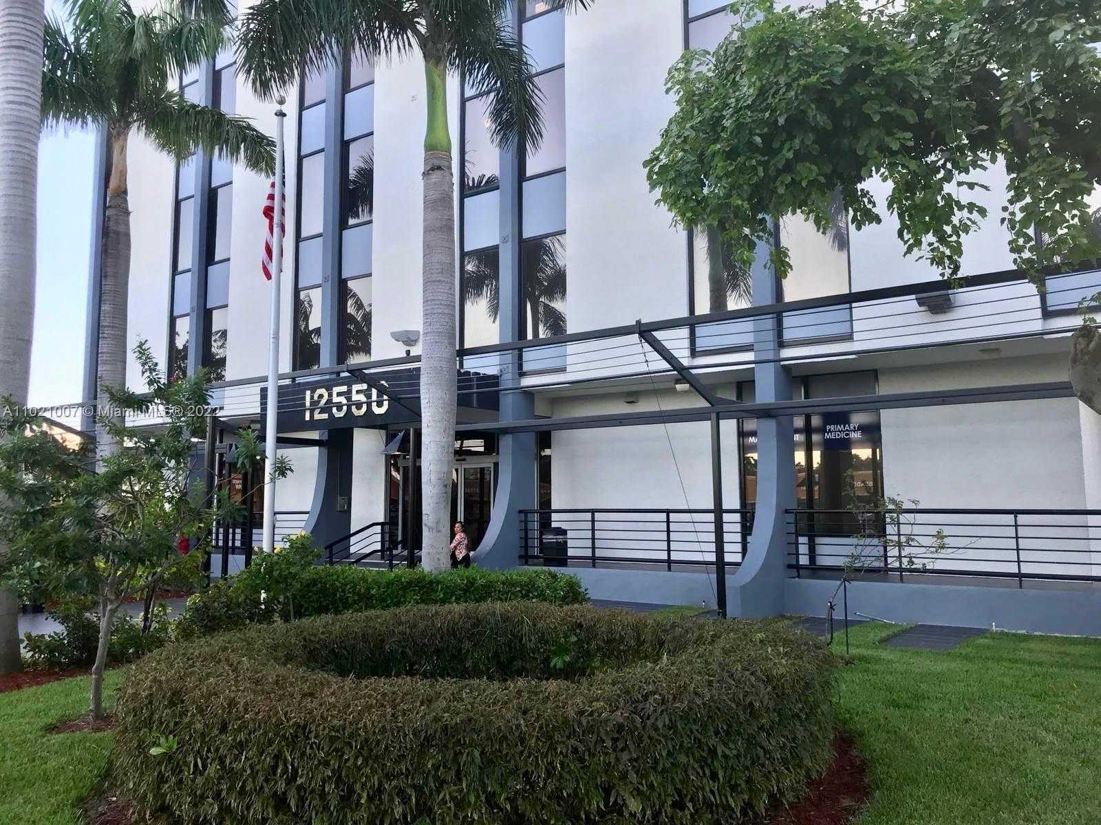 Small Image of 12550 BISCAYNE BLVD #206, North Miami Number 6