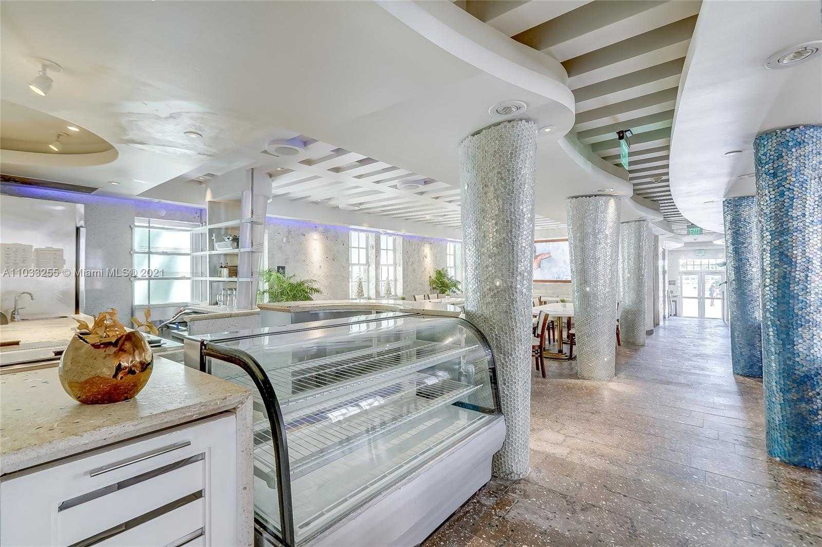 Small Image of 820 OCEAN DR, Miami Beach Number 10