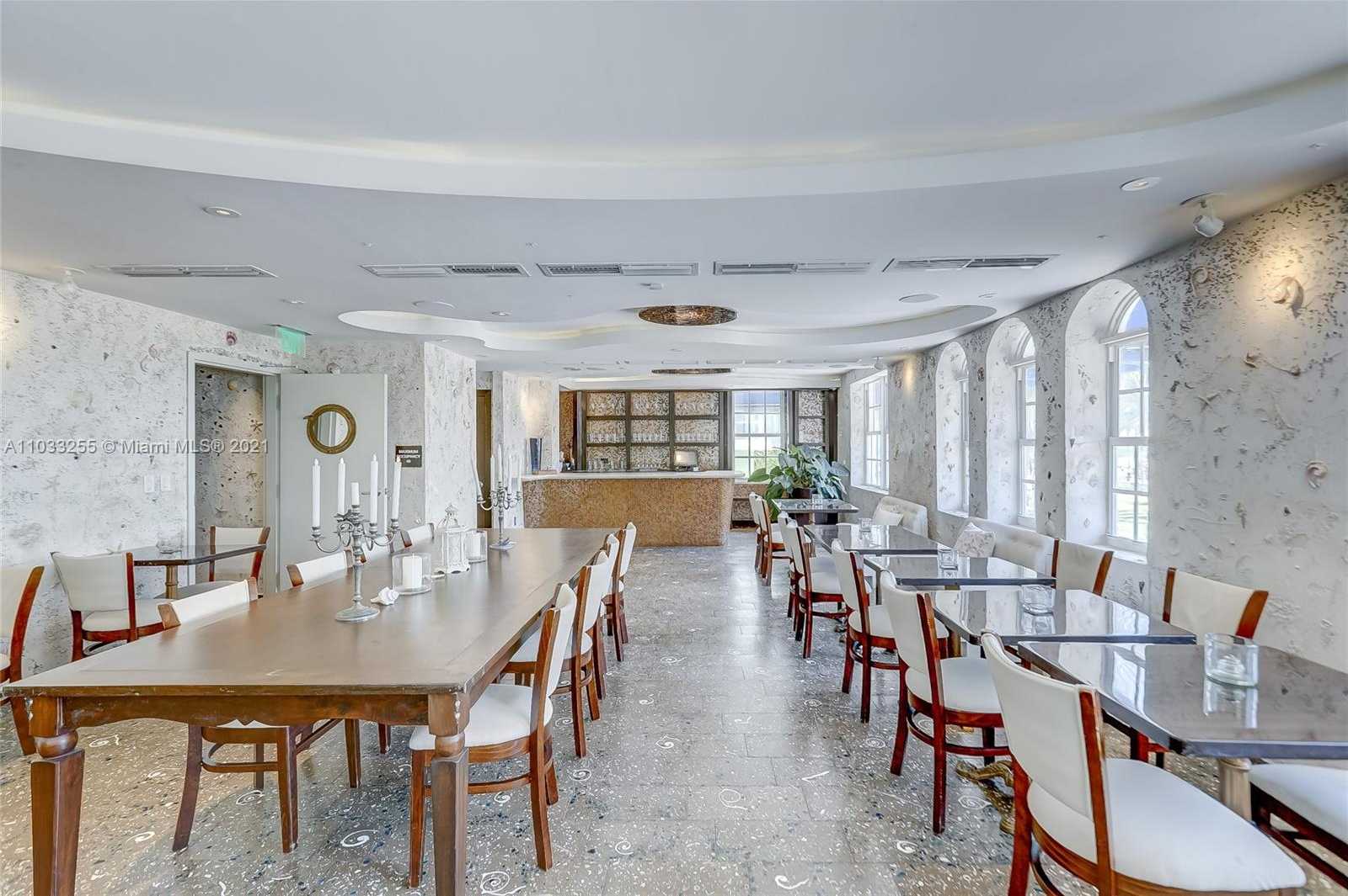 Small Image of 820 OCEAN DR, Miami Beach Number 15
