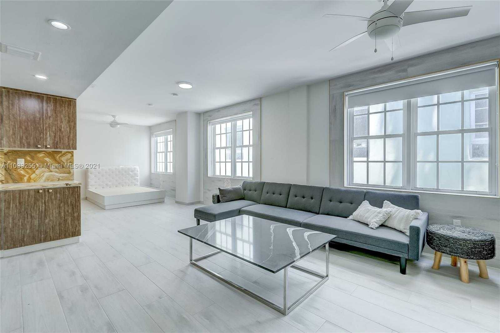 Small Image of 820 OCEAN DR, Miami Beach Number 22