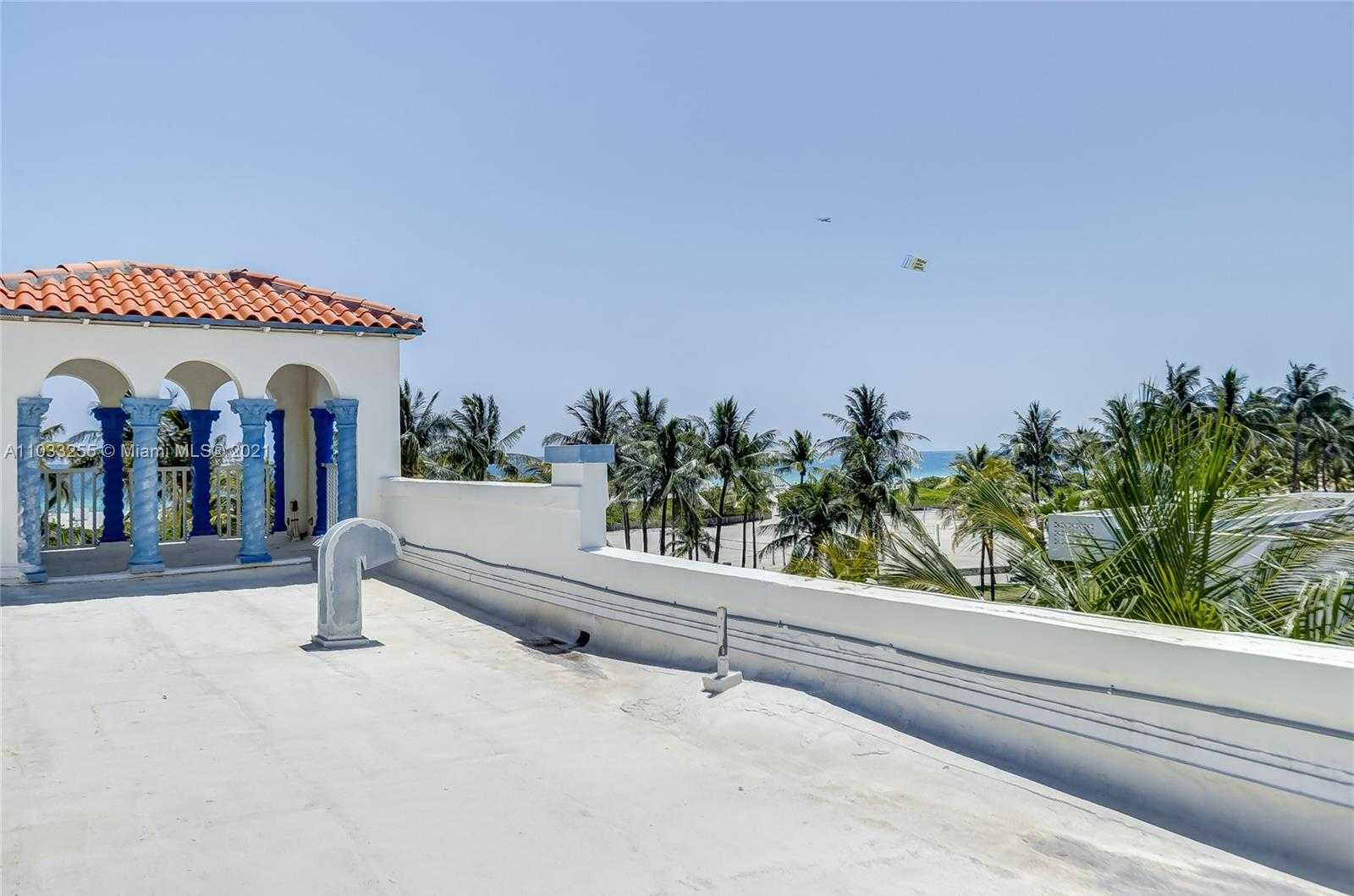 Small Image of 820 OCEAN DR, Miami Beach Number 25