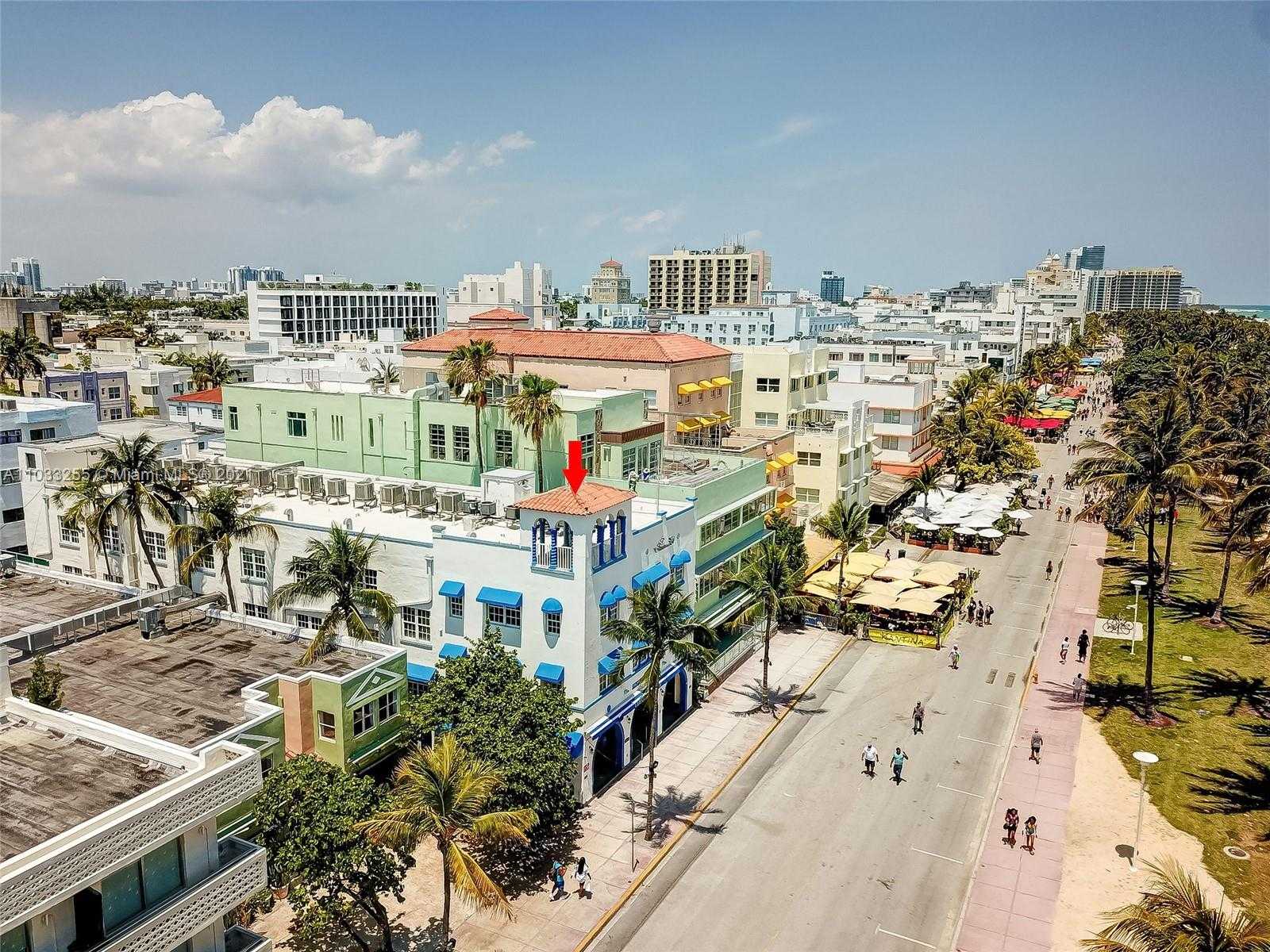 Small Image of 820 OCEAN DR, Miami Beach Number 32