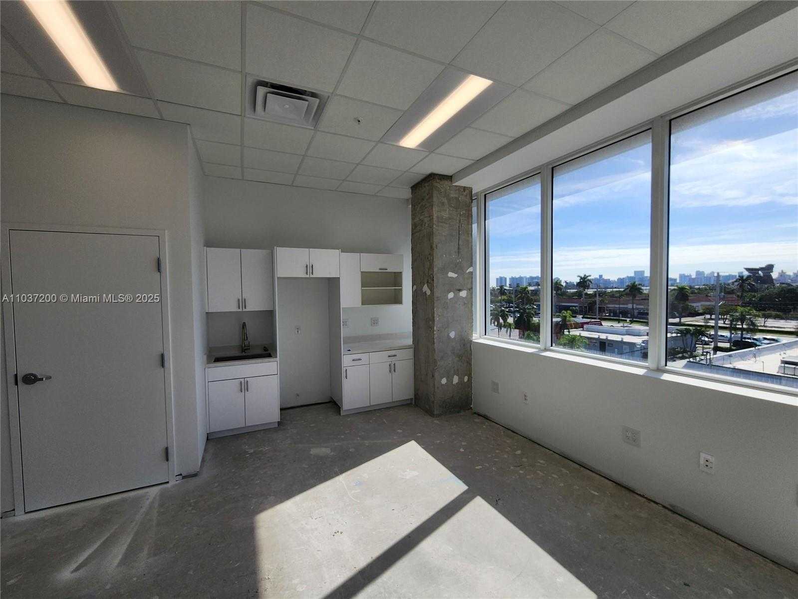 Small Image of 100 NORTH FEDERAL HWY, Hallandale Beach Number 2