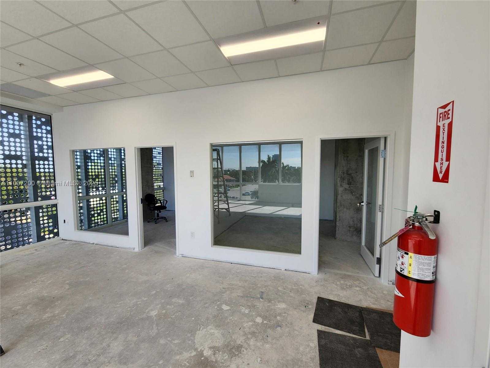 Small Image of 100 NORTH FEDERAL HWY, Hallandale Beach Number 3
