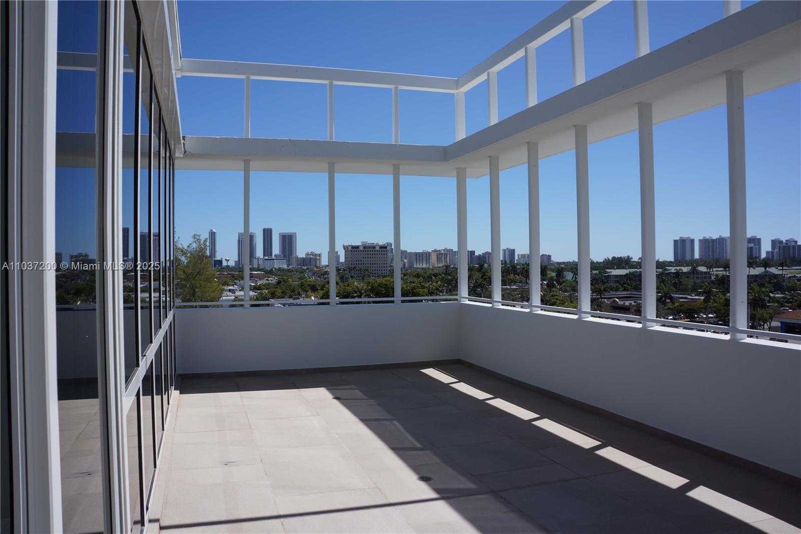 Small Image of 100 NORTH FEDERAL HWY, Hallandale Beach Number 6